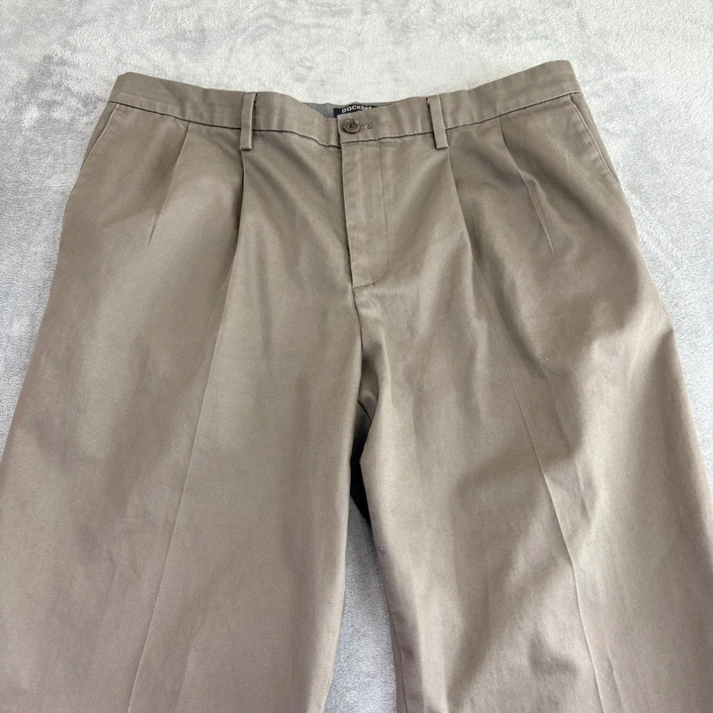 Dockers Mens 38x32 Classic Fit Flat Front Pants Khaki Stain Defender‎ Workwear